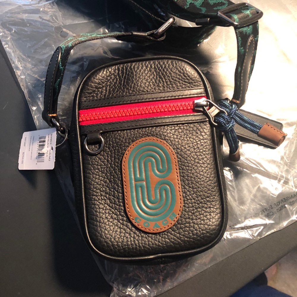 NWT TERRAIN XBODY WAVY ANIMAL PRINT (COACH 89903)